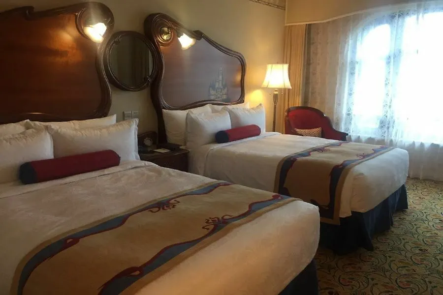 Disneyland Hotel-1