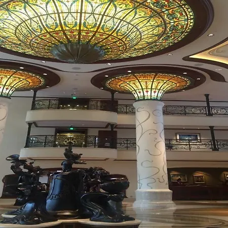 Disneyland Hotel-2